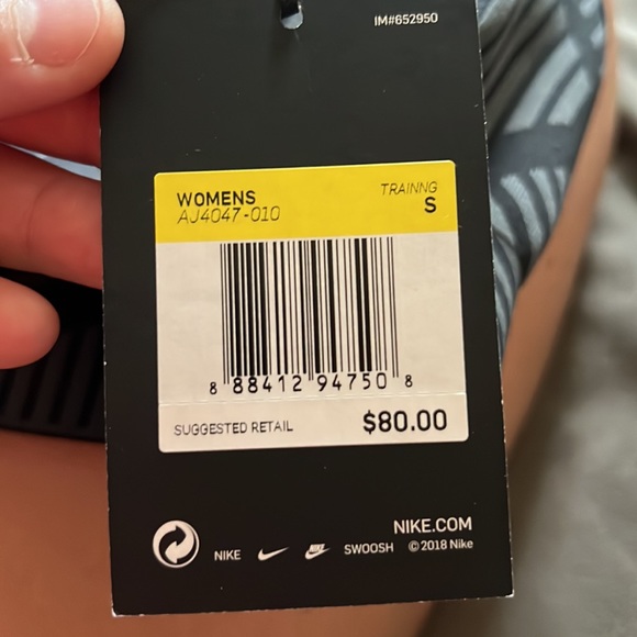 NWT Nike flyknit bra - Picture 4 of 4